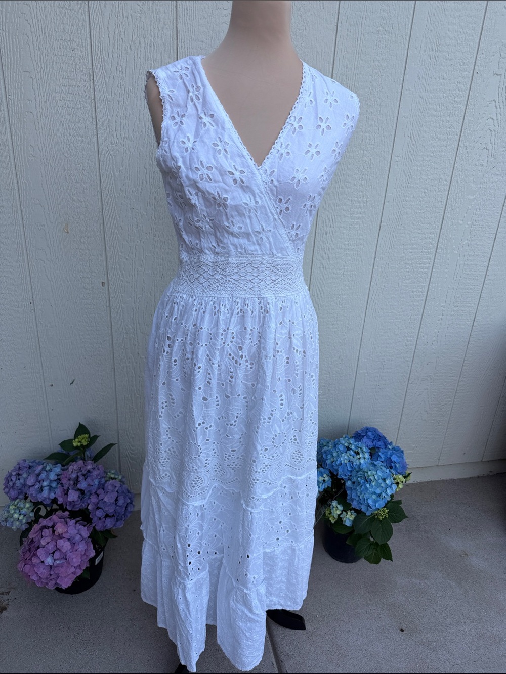 Elegant White Eyelet V-Neck Maxi Dress with Smocked Waist